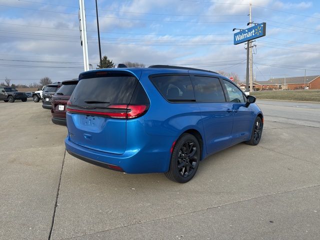 2026 Chrysler Pacifica Select - Photo 6