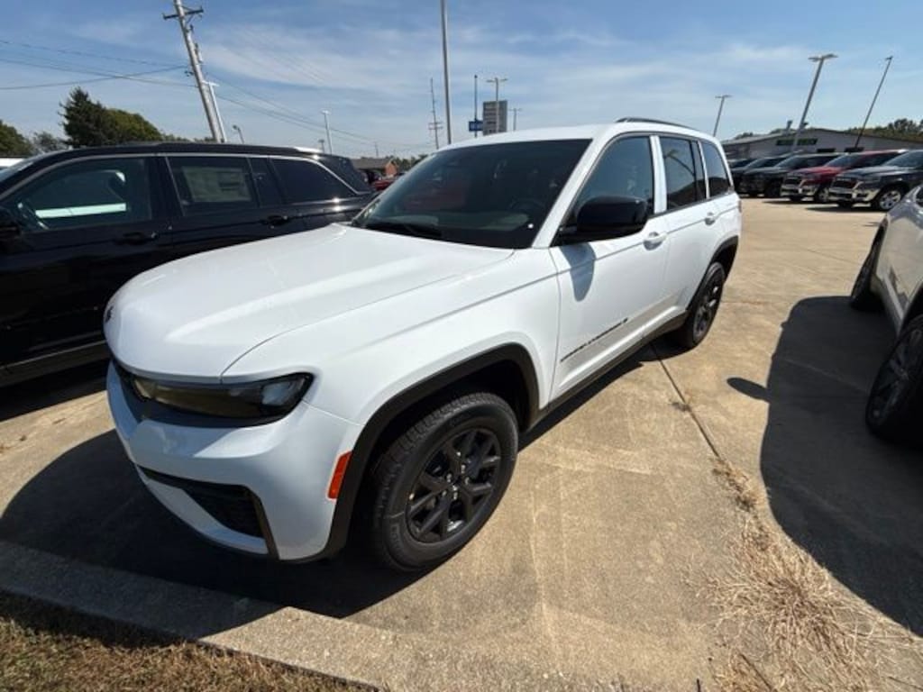 New 2027 Jeep Grand Cherokee LAREDO ALTITUDE 4X4 Sport Utility
