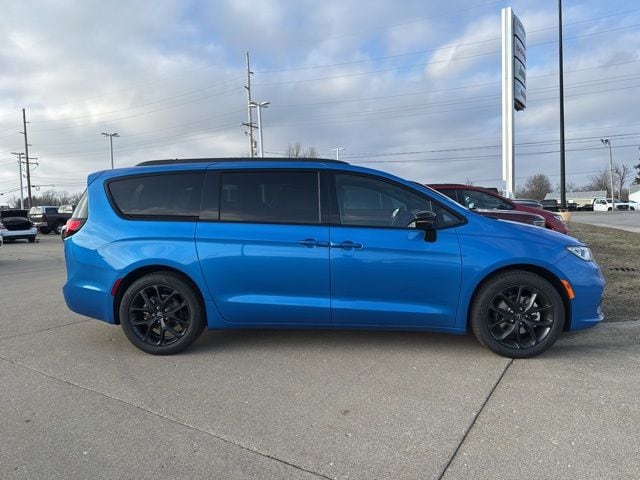 2026 Chrysler Pacifica Select - Photo 7
