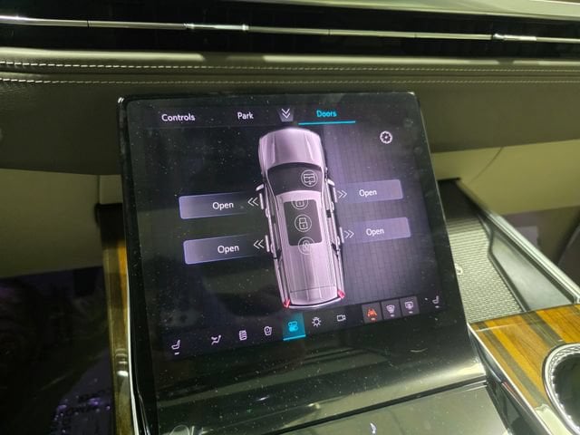 2026 Cadillac Escalade Platinum Luxury - Photo 24