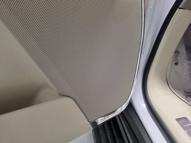 2026 Cadillac Escalade Platinum Luxury - Photo 13