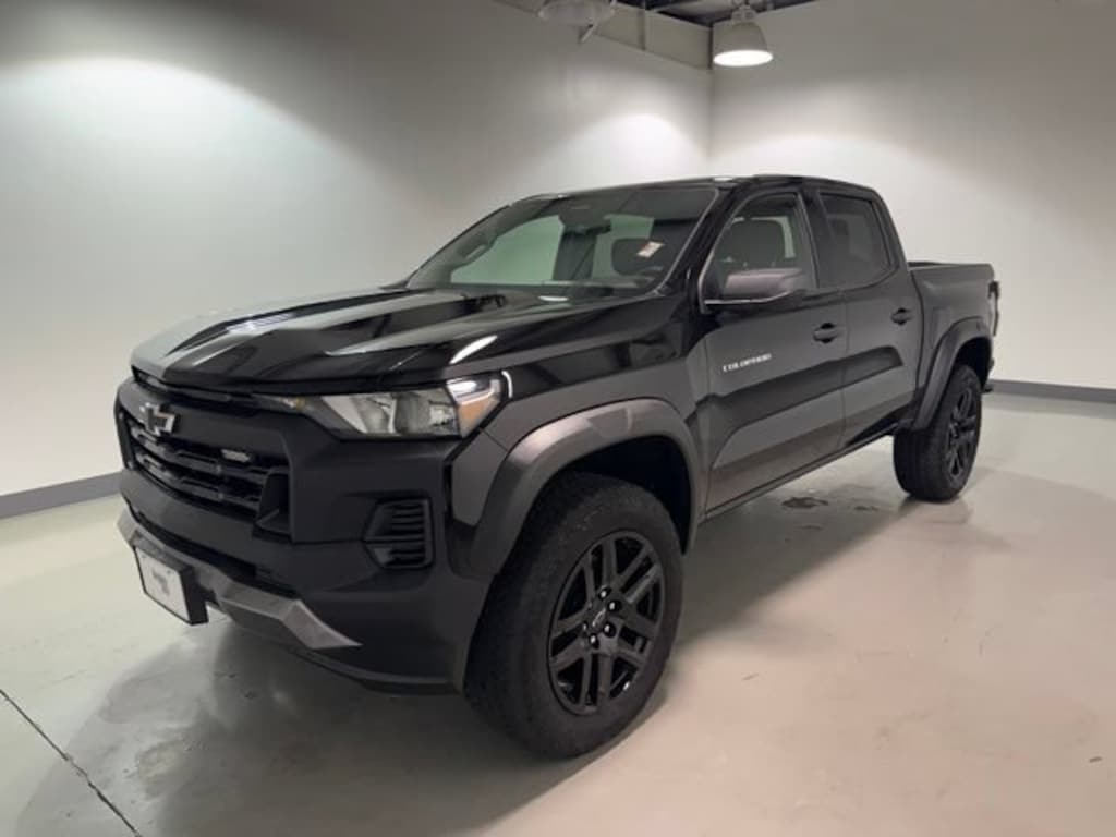 Used 2025 Chevrolet Colorado Trail Boss Truck Crew Cab