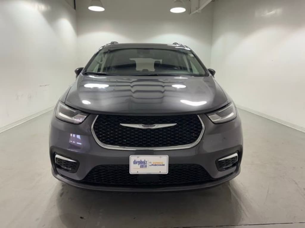 Used 2022 Chrysler Pacifica Touring L Van Passenger Van