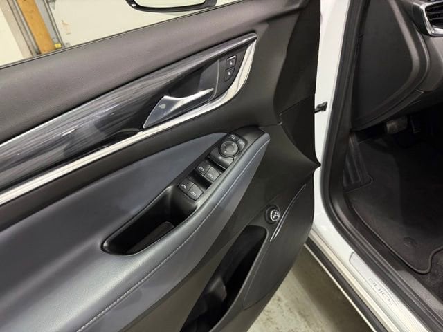 2023 Buick Enclave Essence - Photo 12