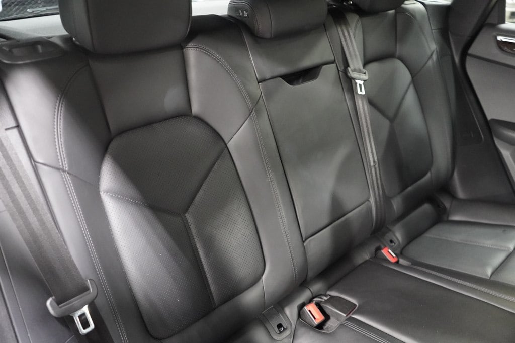 2023 Porsche Macan S - Photo 21