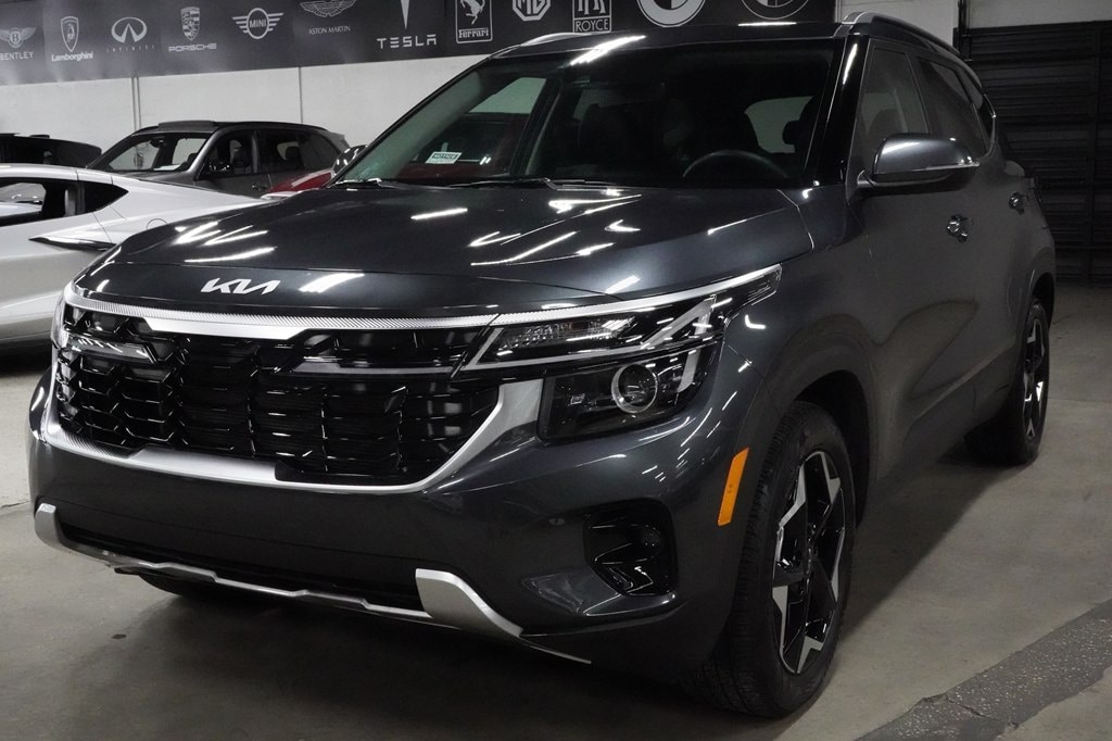 Used 2025 Kia Seltos EX SUV