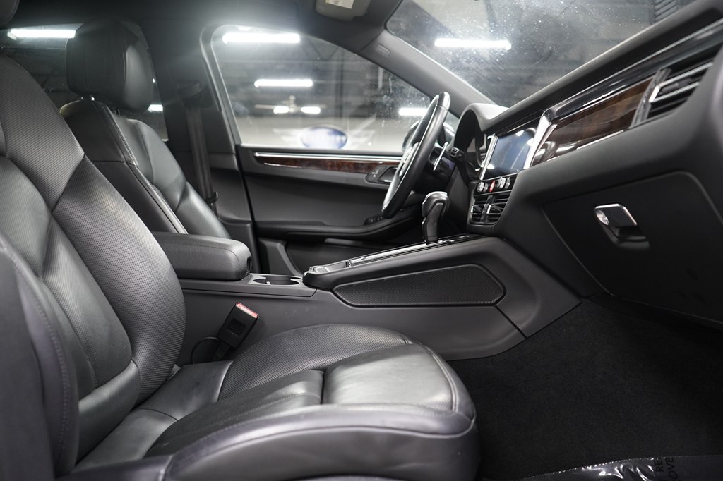 2023 Porsche Macan S - Photo 23
