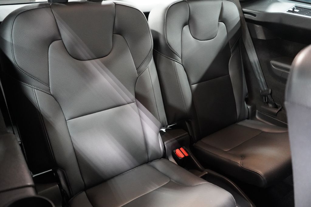 2018 Volvo XC90 Momentum - Photo 25