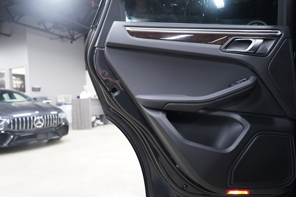 2023 Porsche Macan S - Photo 13