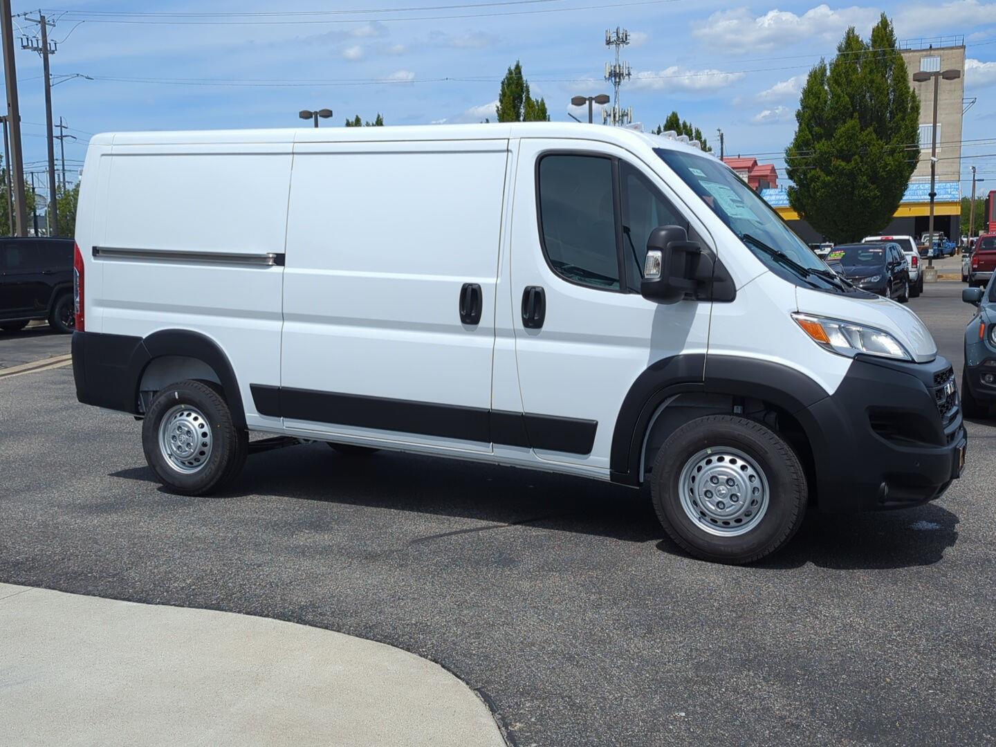 2026 RAM ProMaster Cargo Van Tradesman