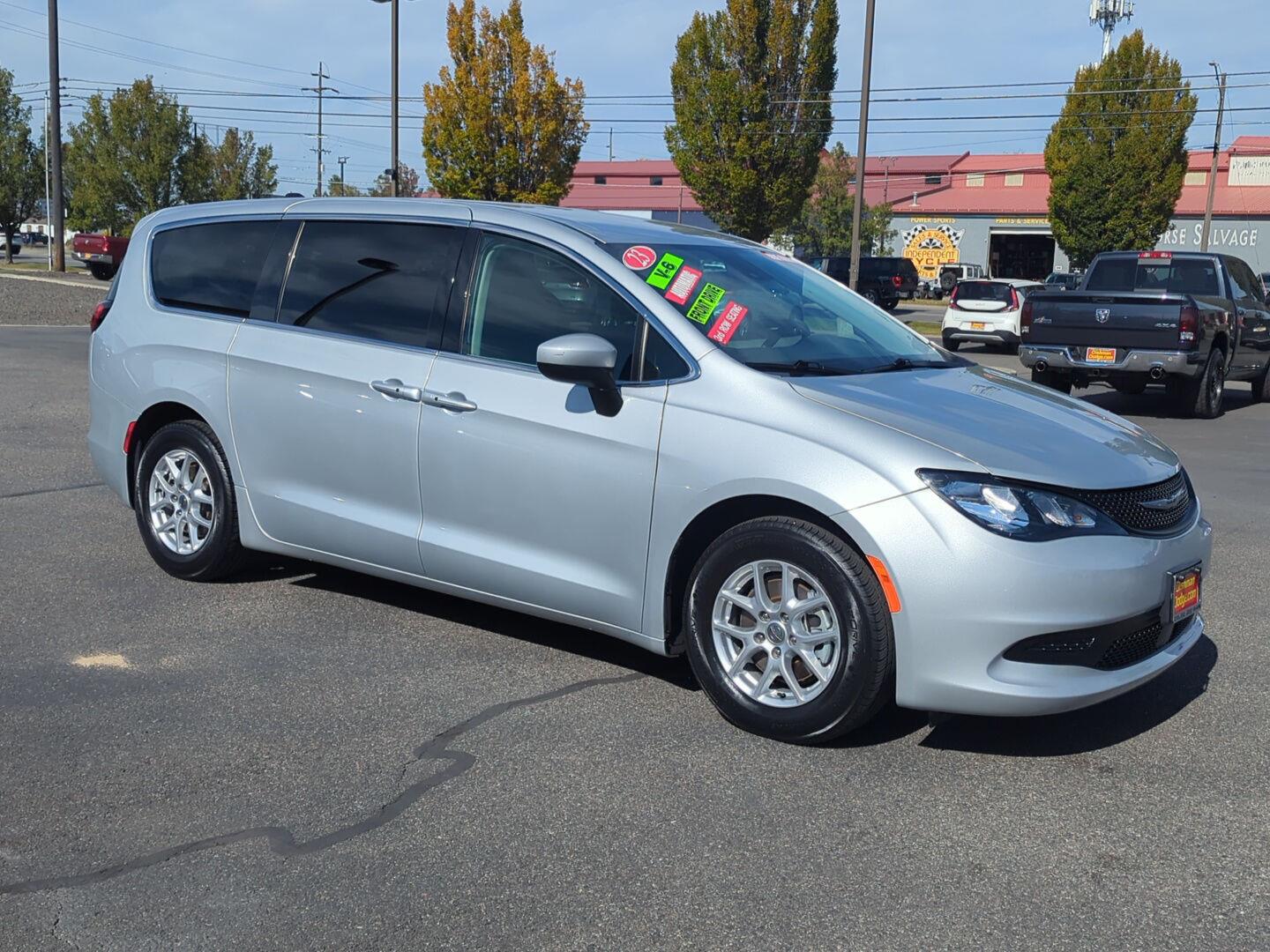 2023 Chrysler Voyager