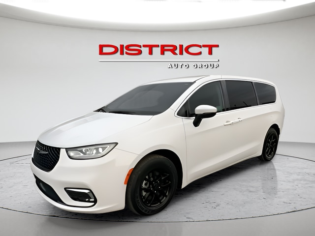 2023 Chrysler Pacifica Touring L - Photo 4