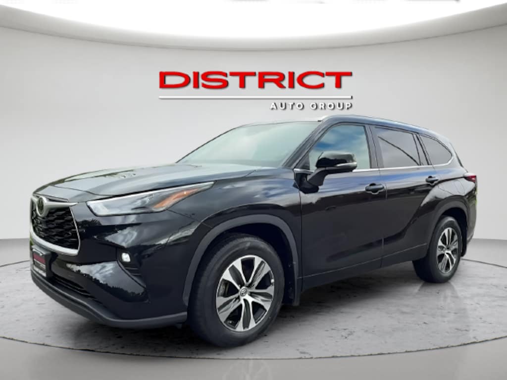 Used 2024 Toyota Highlander XLE SUV