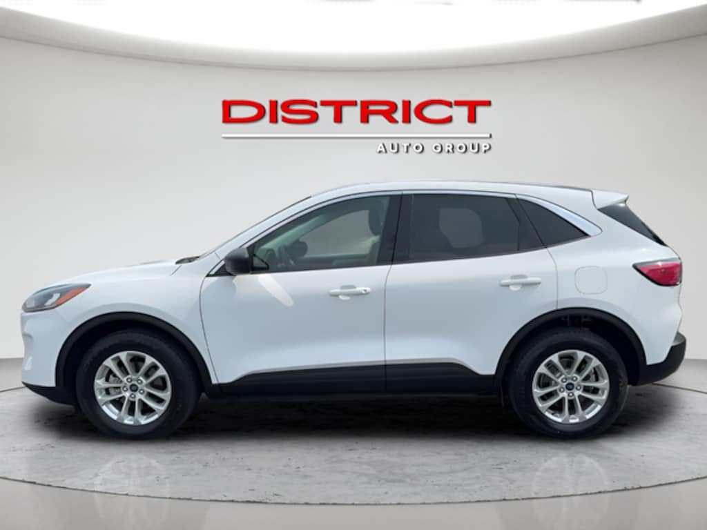 Used 2022 Ford Escape Hybrid SE SUV