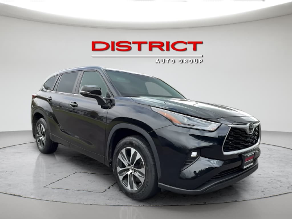 Used 2024 Toyota Highlander XLE SUV