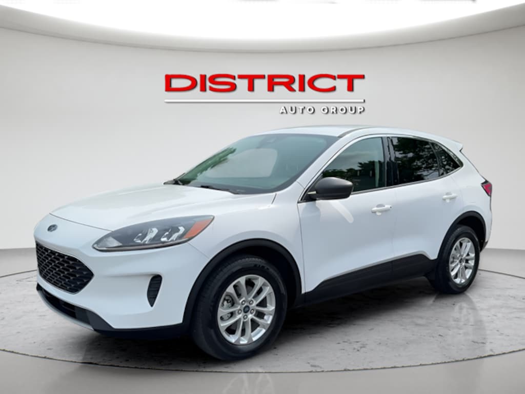 Used 2022 Ford Escape Hybrid SE SUV