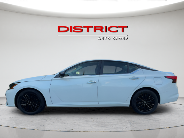 Used 2024 Nissan Altima 2.5 SV Sedan