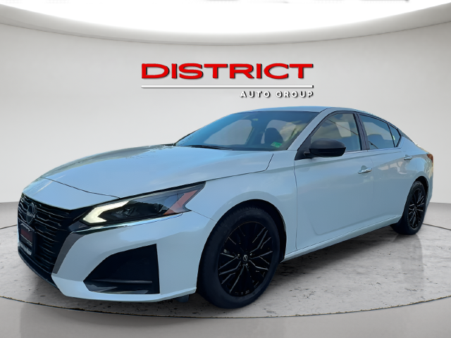 Used 2024 Nissan Altima 2.5 SV Sedan