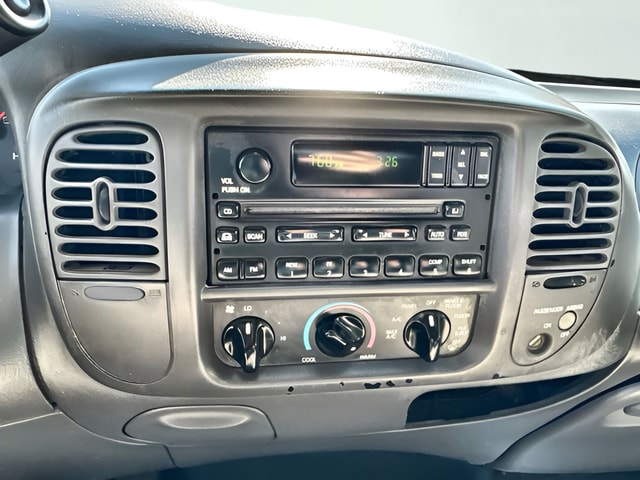 2001 Ford F-150 XLT - Photo 12