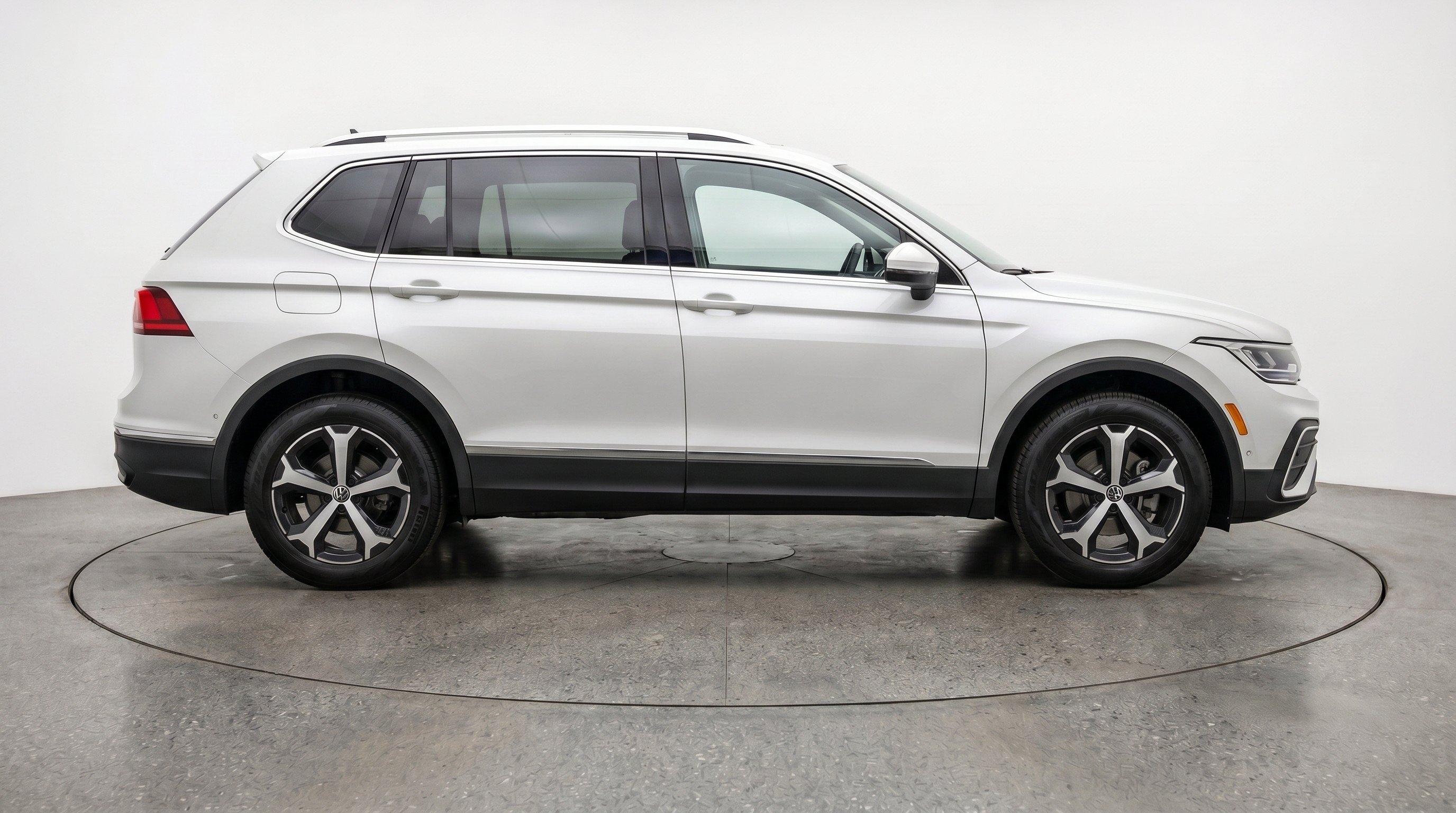 Thumbnail: 2026 Volkswagen Tiguan - 10