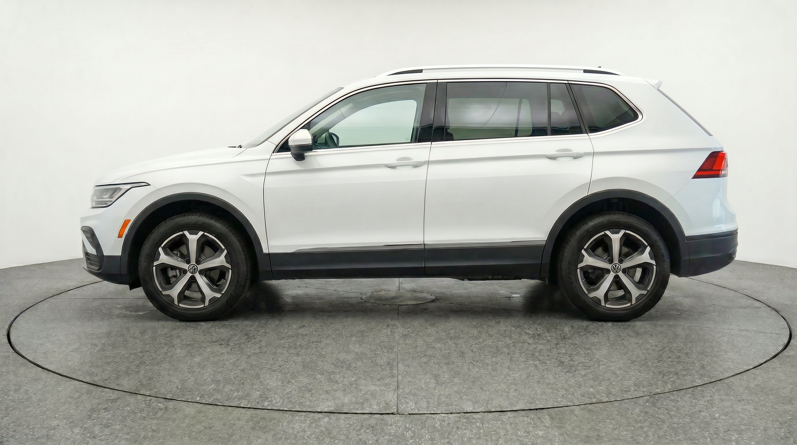 Thumbnail: 2026 Volkswagen Tiguan - 5