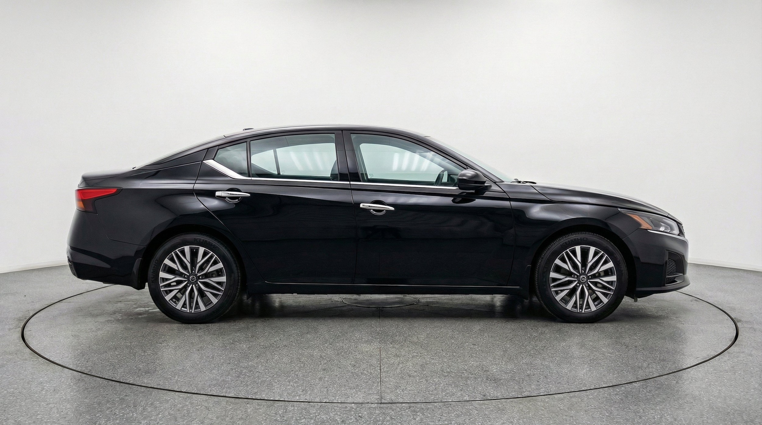 Thumbnail: 2025 Nissan Altima - 10