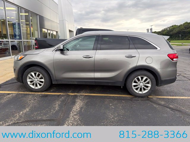 Used 2016 Kia Sorento LX with VIN 5XYPG4A35GG069605 for sale in Dixon, IL