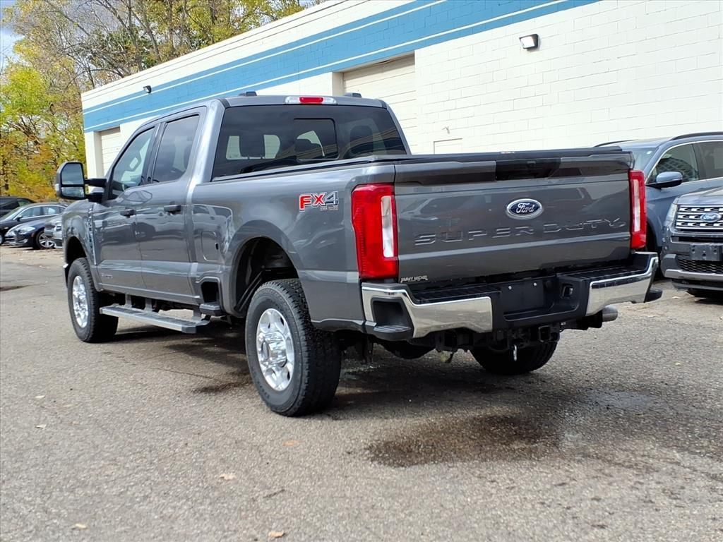 Used 2025 Ford F-350SD XLT Truck