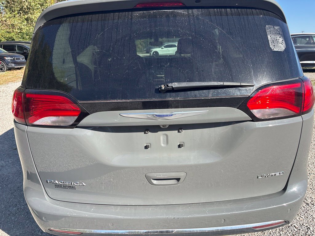 Used 2020 Chrysler Pacifica Limited Minivan/Van