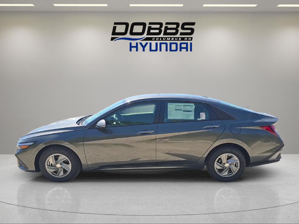 New 2026 Hyundai Elantra SE Sedan