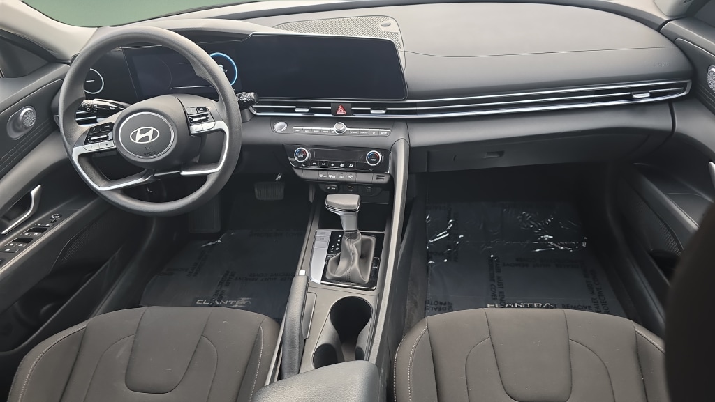 2024 Hyundai Elantra SEL - Photo 11