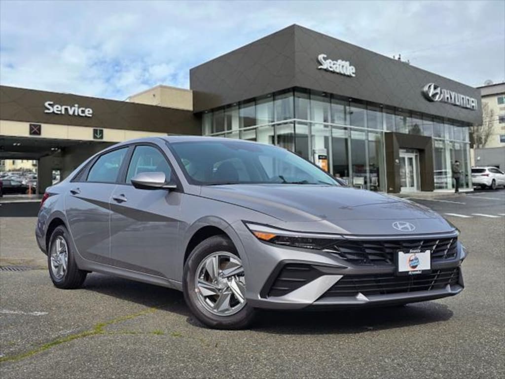 New 2026 Hyundai Elantra SE Car