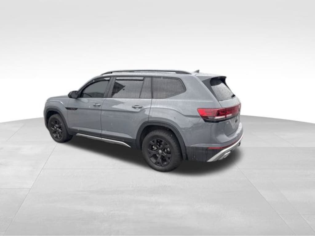 Used 2025 Volkswagen Atlas 2.0T Peak Edition SUV