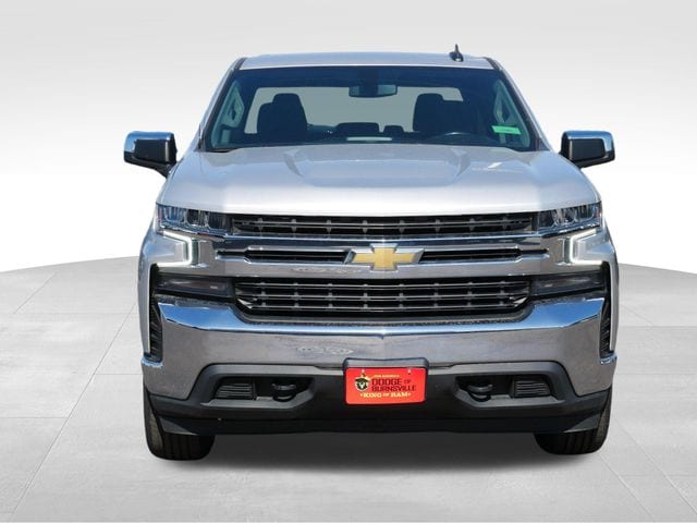 Used 2021 Chevrolet Silverado 1500 LT with VIN 1GCUYDED9MZ343677 for sale in Burnsville, Minnesota