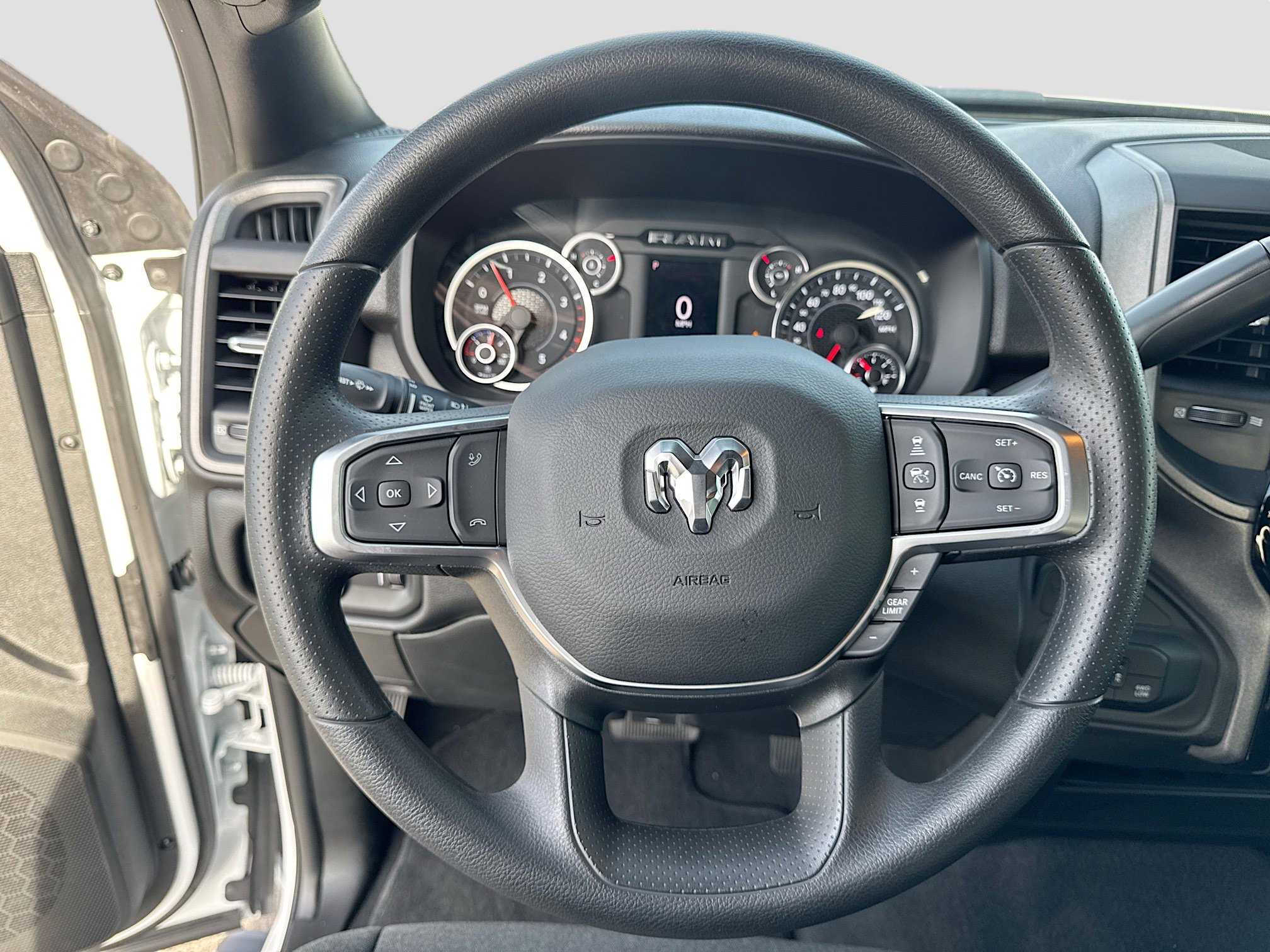 2025 RAM 2500 Tradesman - Photo 17