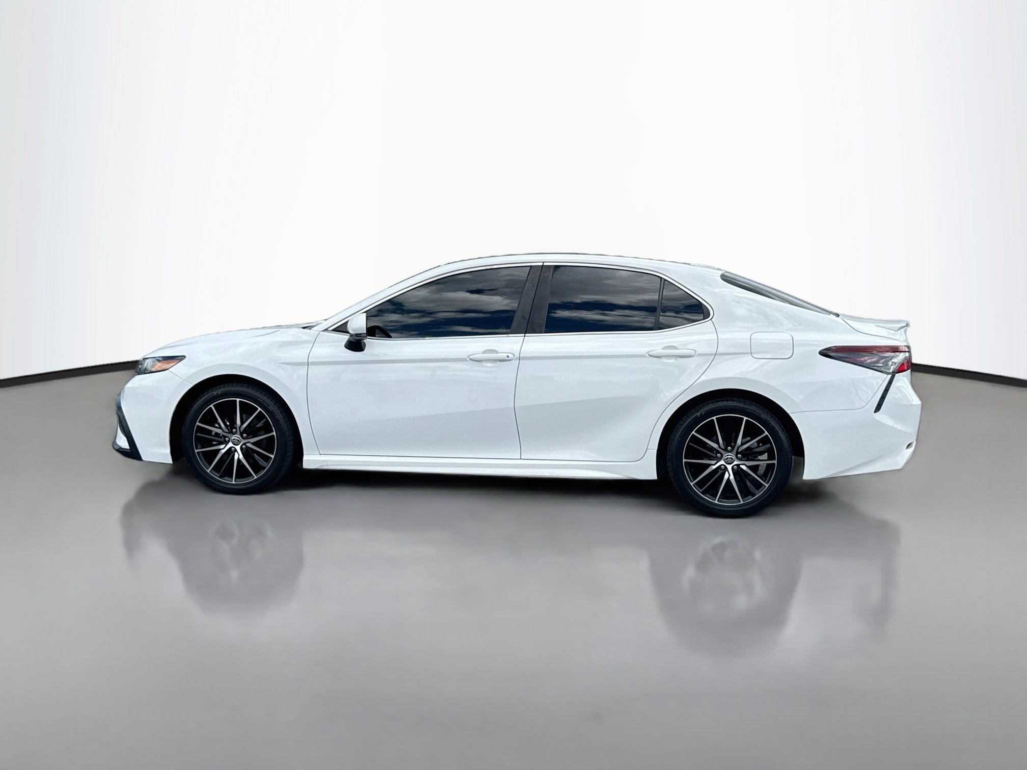 Used 2023 Toyota Camry SE 4dr Car