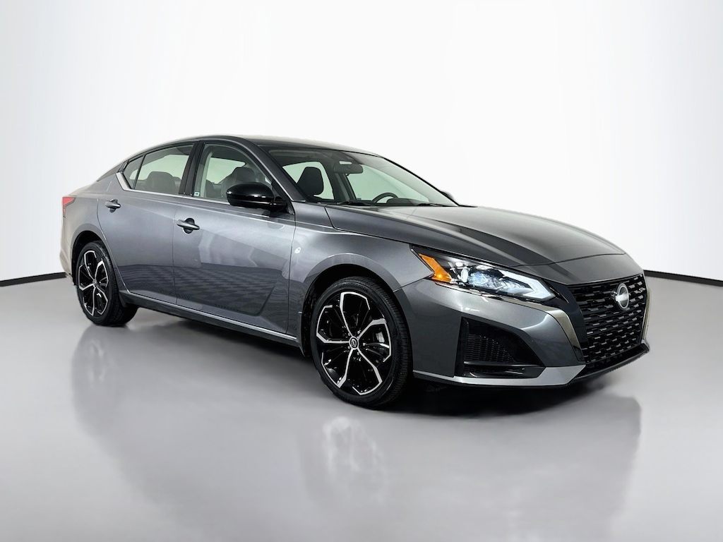 Used 2025 Nissan Altima SR 4dr Car