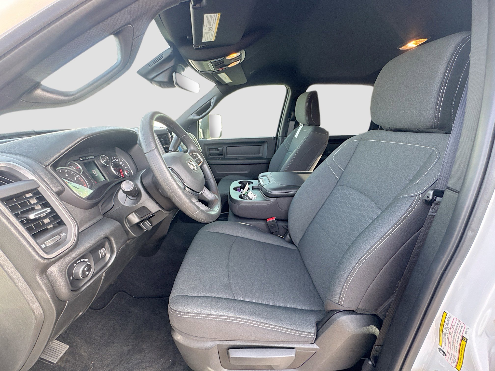 2025 RAM 2500 Tradesman - Photo 12