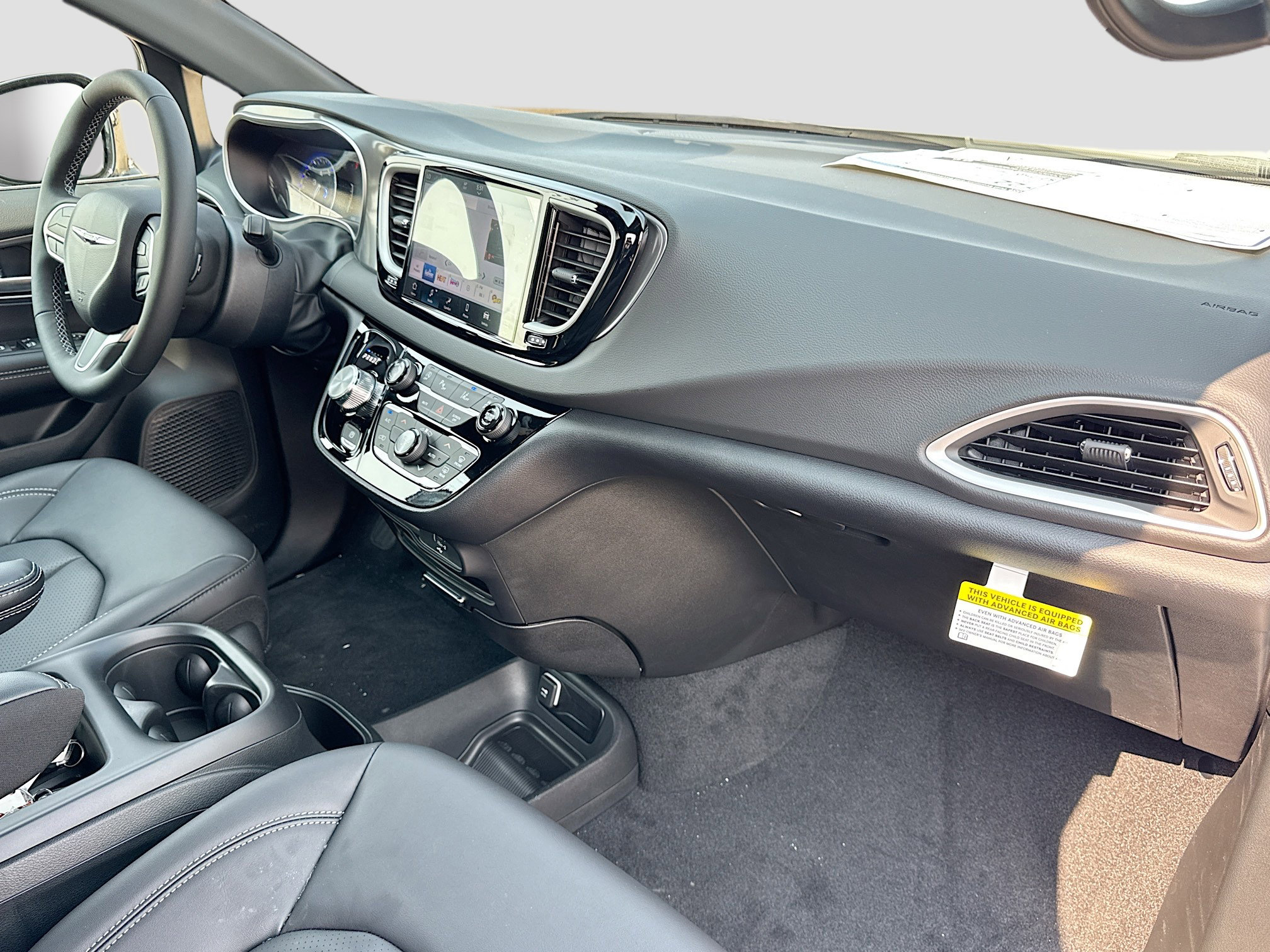 2026 Chrysler Voyager LX - Photo 34
