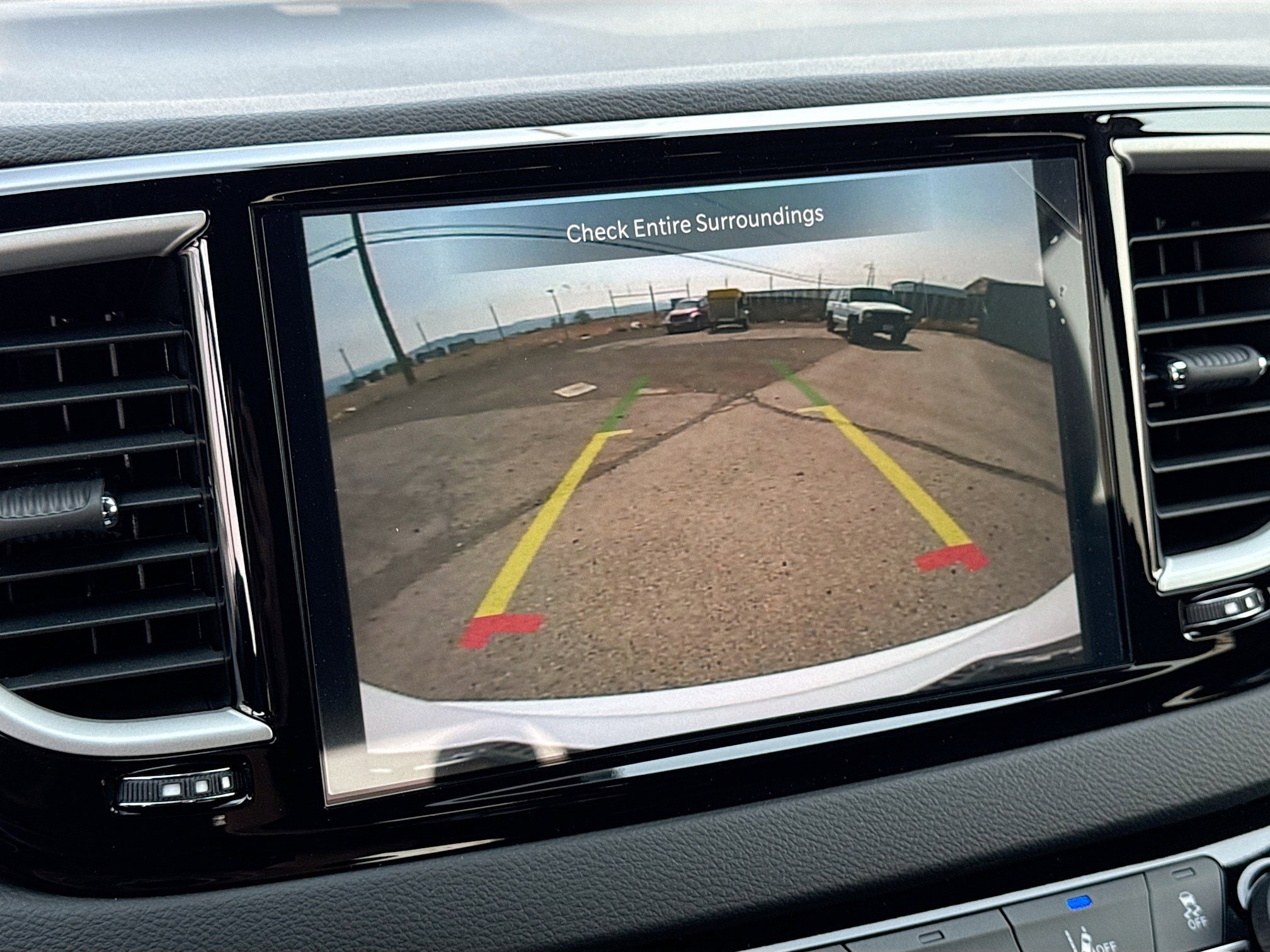 2026 Chrysler Voyager LX - Photo 18