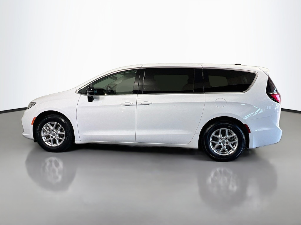 Certified 2024 Chrysler Pacifica Touring L Mini-van, Passenger