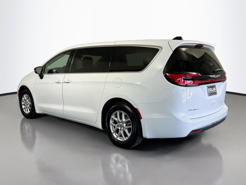 Certified 2024 Chrysler Pacifica Touring L Mini-van, Passenger