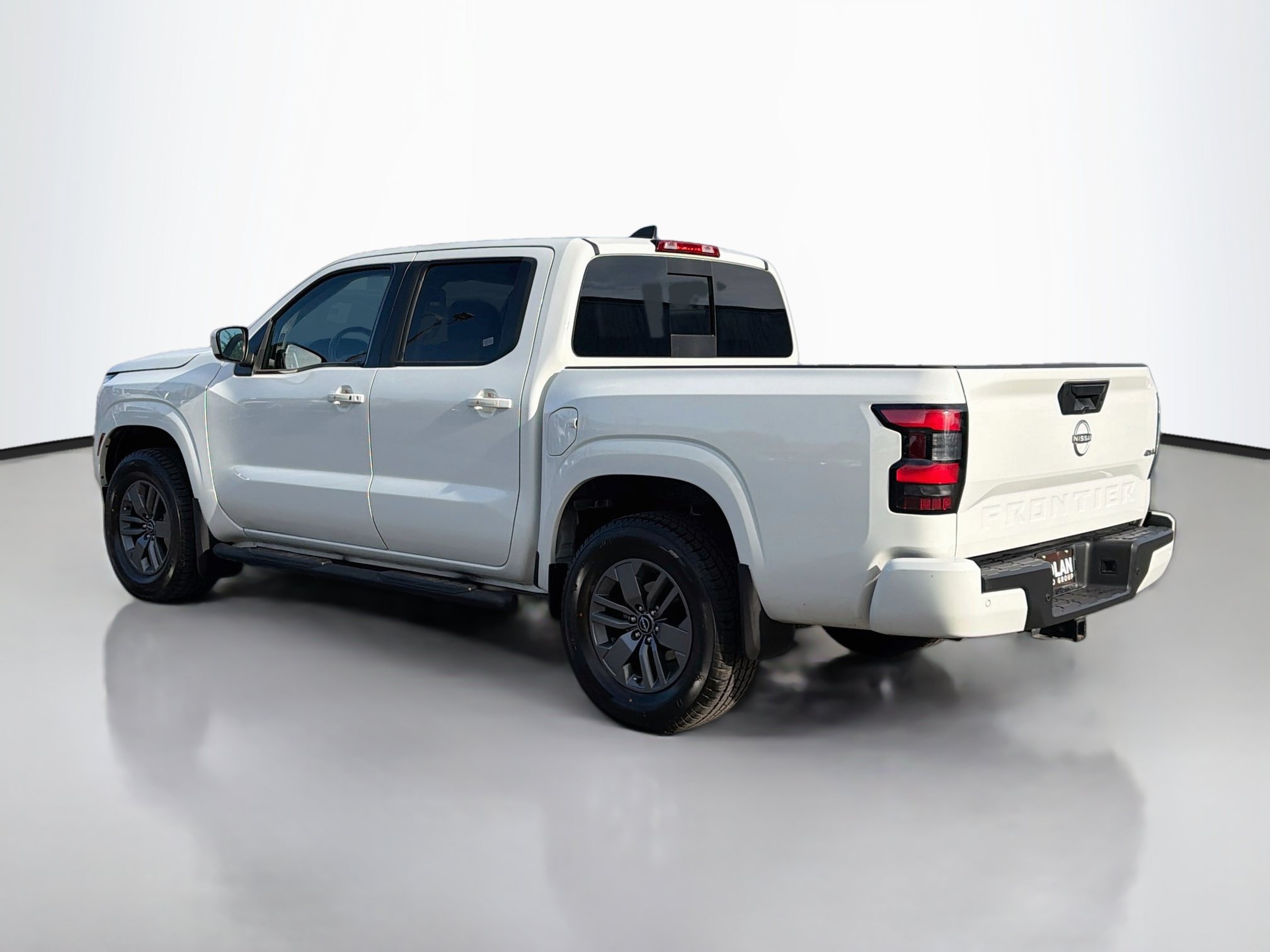 Used 2025 Nissan Frontier SV Crew Cab Pickup