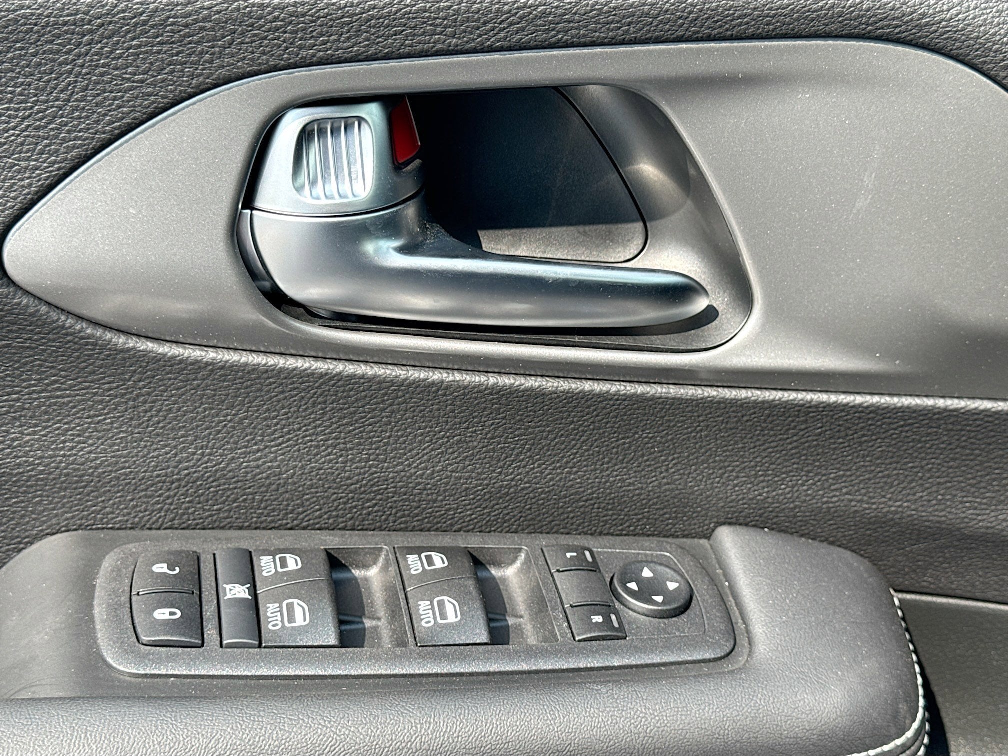 2026 Chrysler Voyager LX - Photo 22