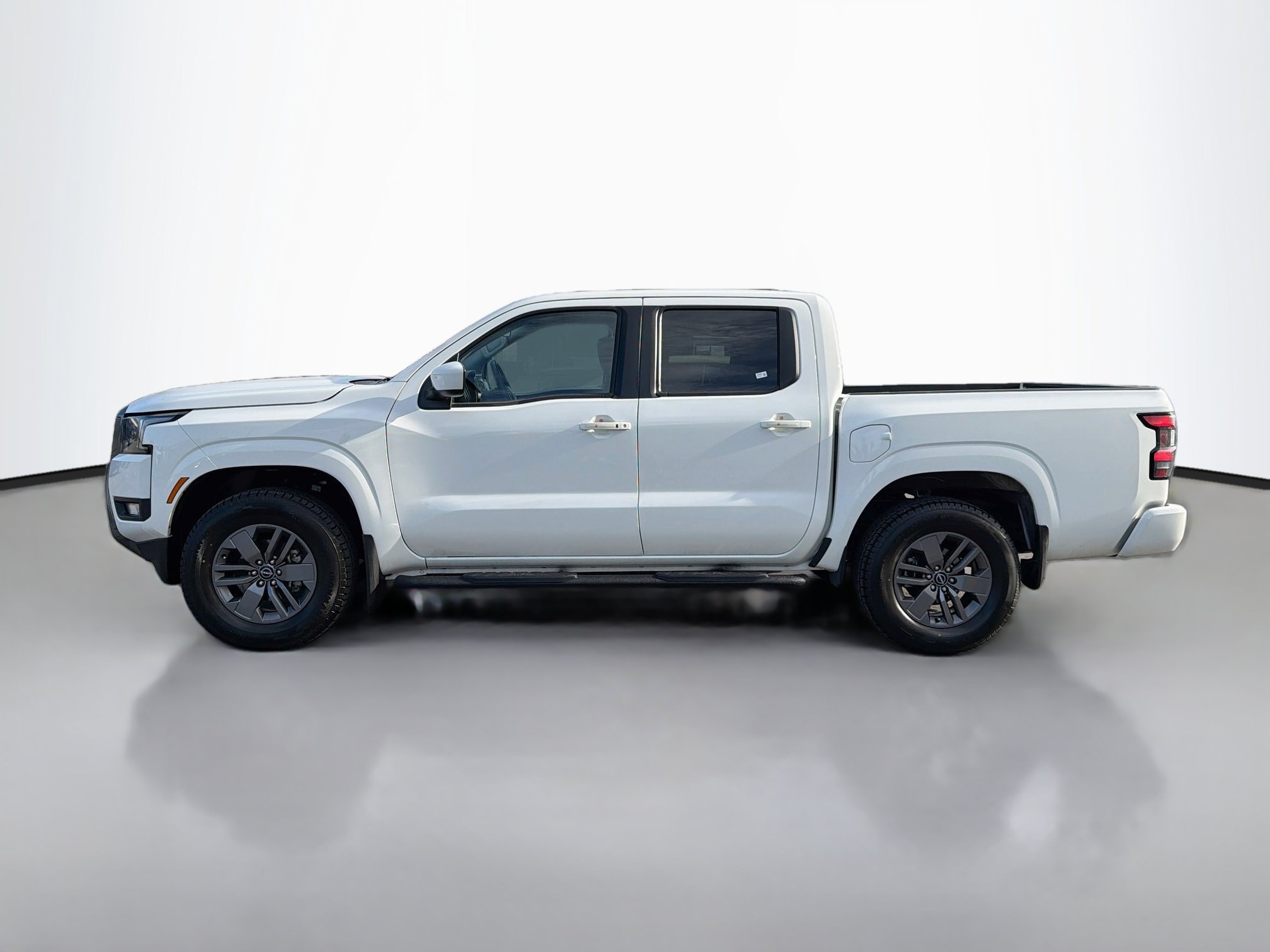Used 2025 Nissan Frontier SV Crew Cab Pickup