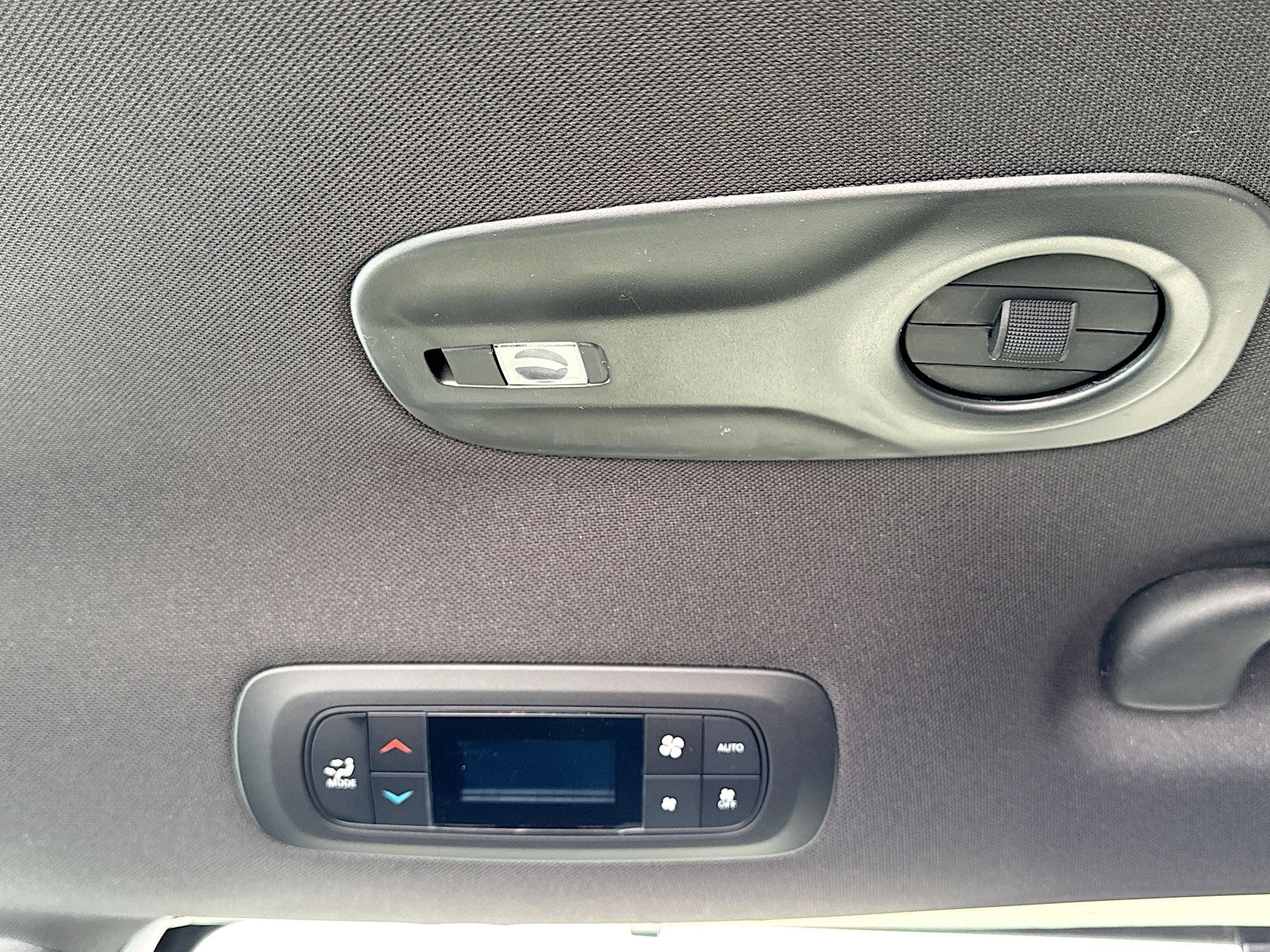 2026 Chrysler Voyager LX - Photo 29