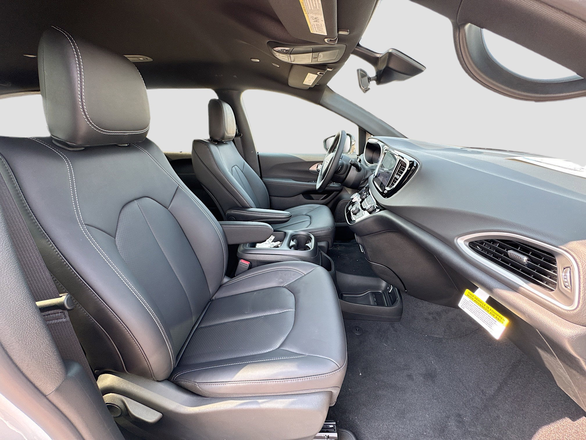 2026 Chrysler Voyager LX - Photo 32