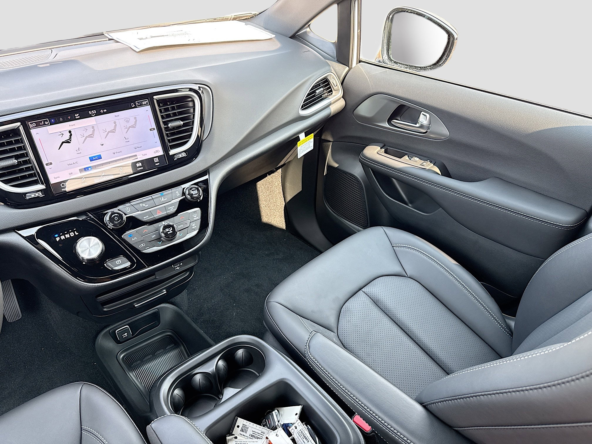 2026 Chrysler Voyager LX - Photo 27