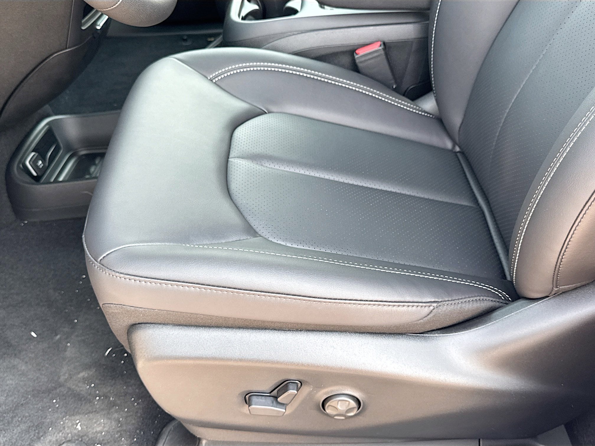 2026 Chrysler Voyager LX - Photo 25