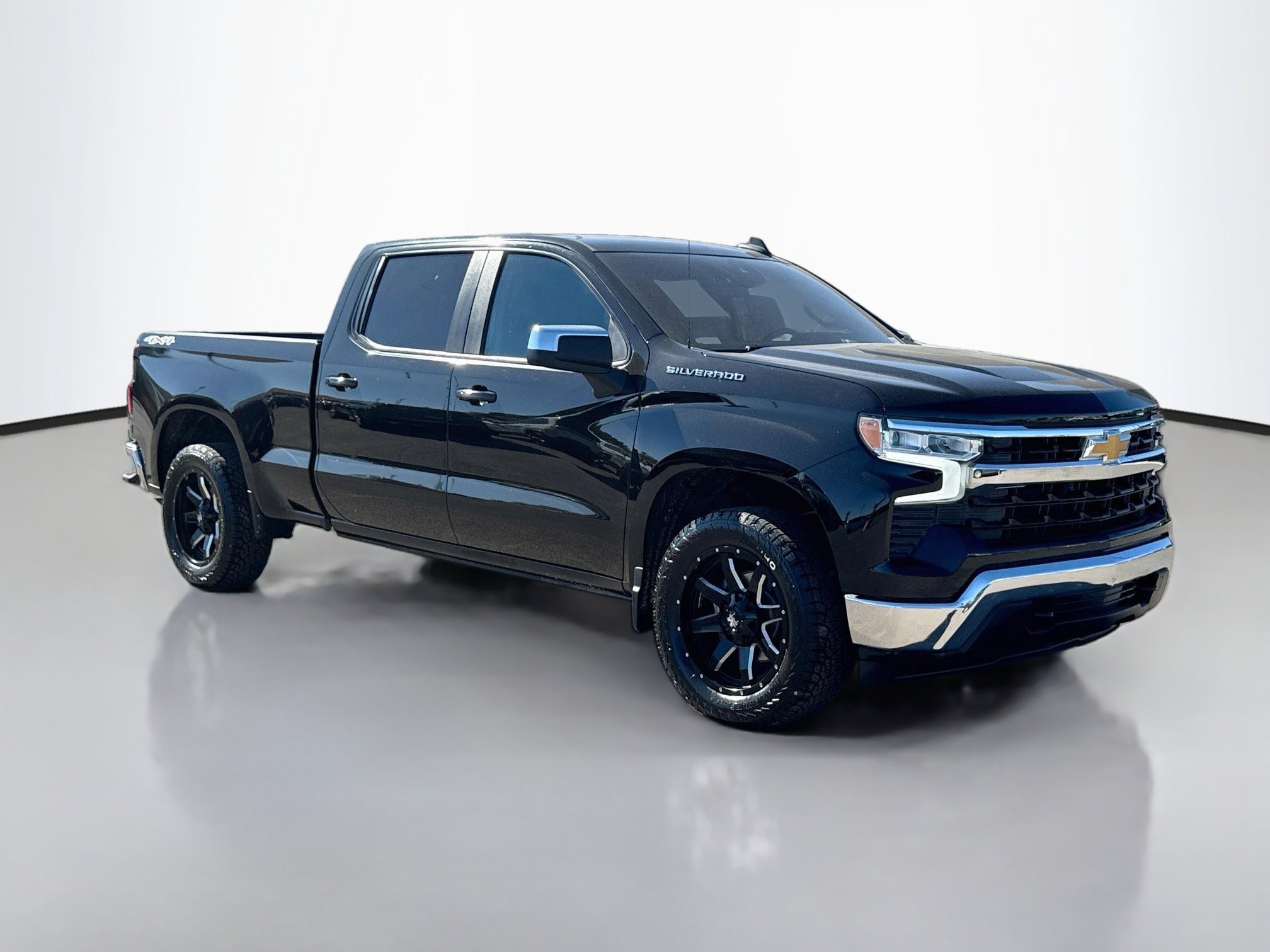 Used 2023 Chevrolet Silverado 1500 LT w/1LT Crew Cab Pickup